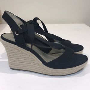 a.n.a black wedges (gladiator style strap)